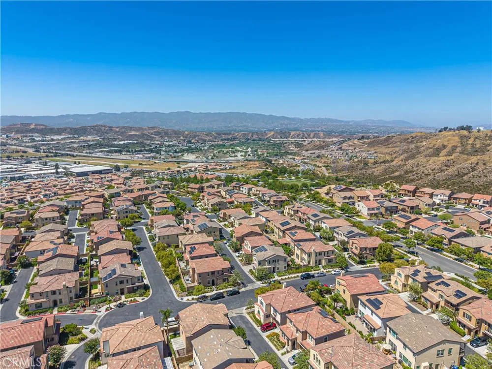 20726 Celadon Court Saugus, CA 91350