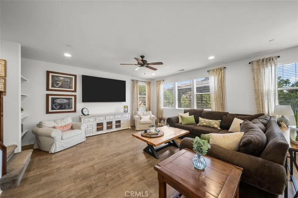 20726 Celadon Court Saugus, CA 91350