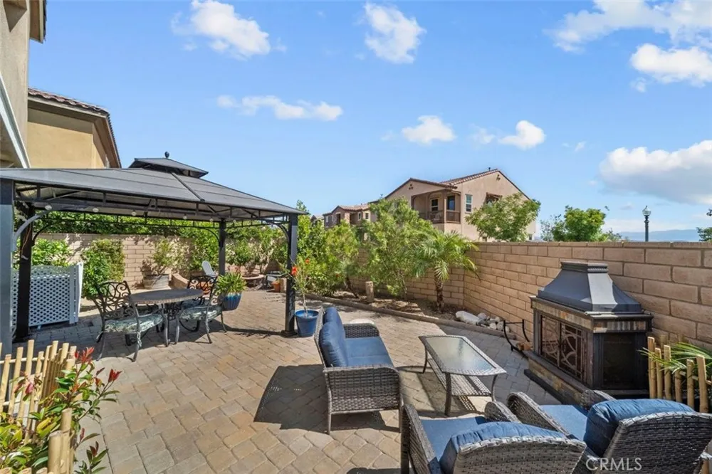 20726 Celadon Court Saugus, CA 91350