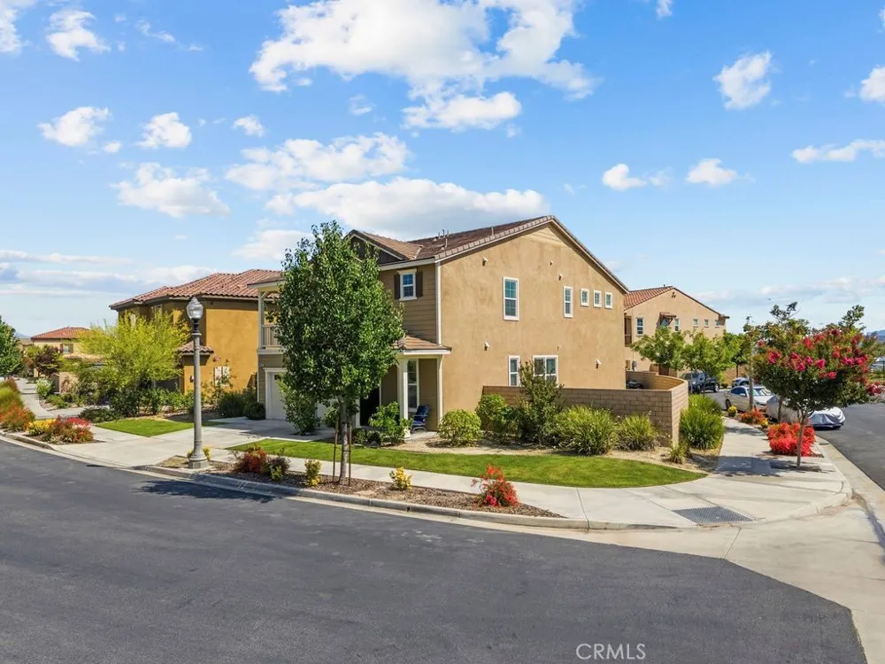 20726 Celadon Court Saugus, CA 91350