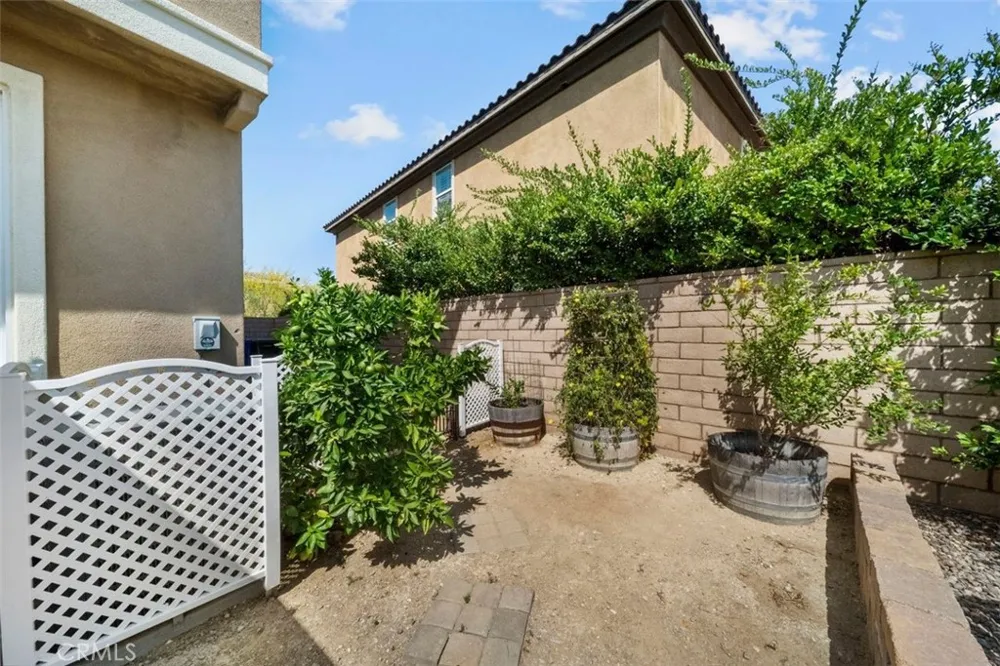 20726 Celadon Court Saugus, CA 91350