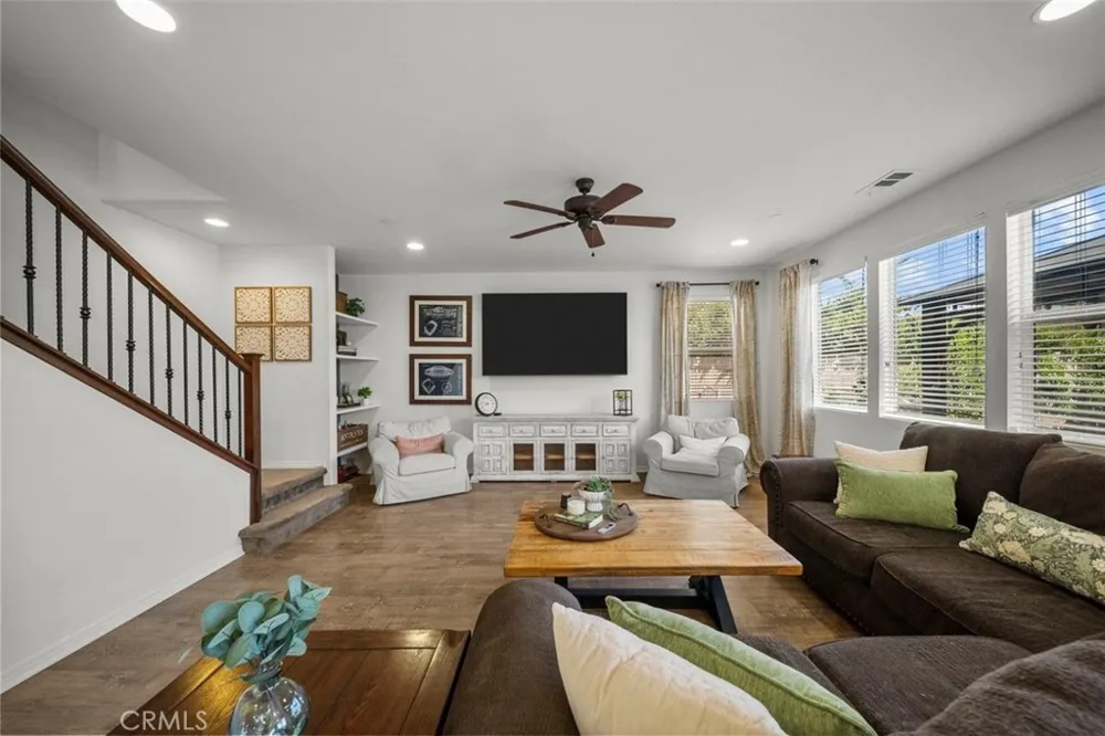 20726 Celadon Court Saugus, CA 91350