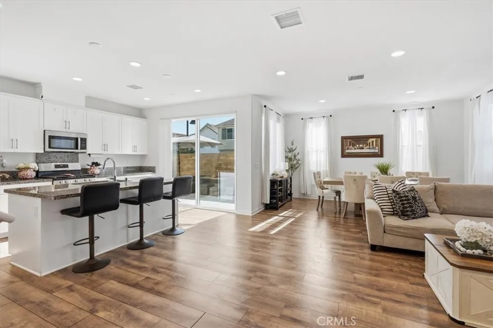13858 Sedum Lane Fontana, CA 92336