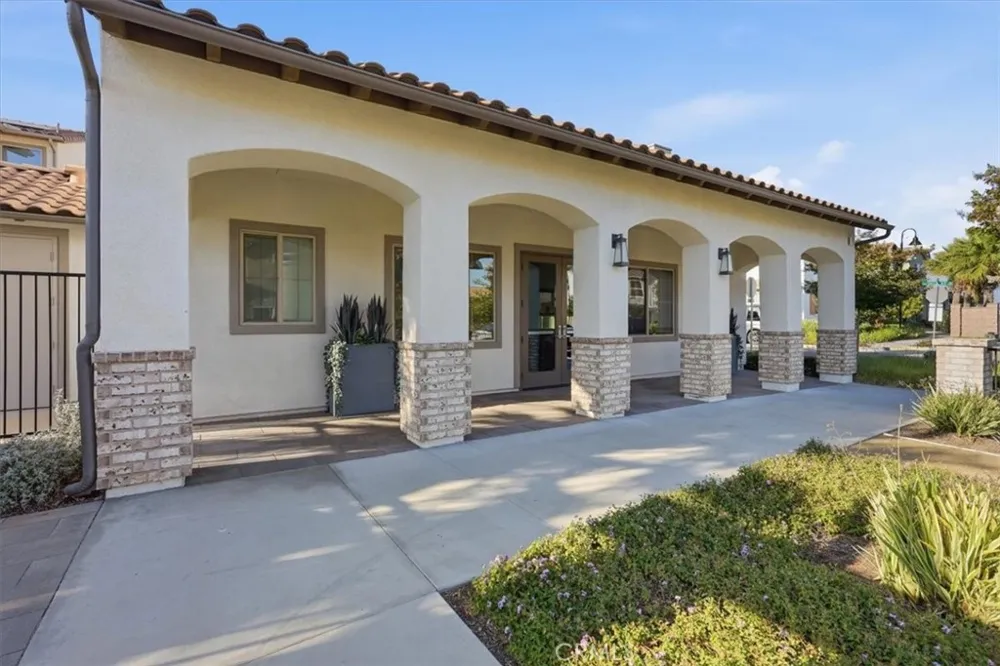 13858 Sedum Lane Fontana, CA 92336