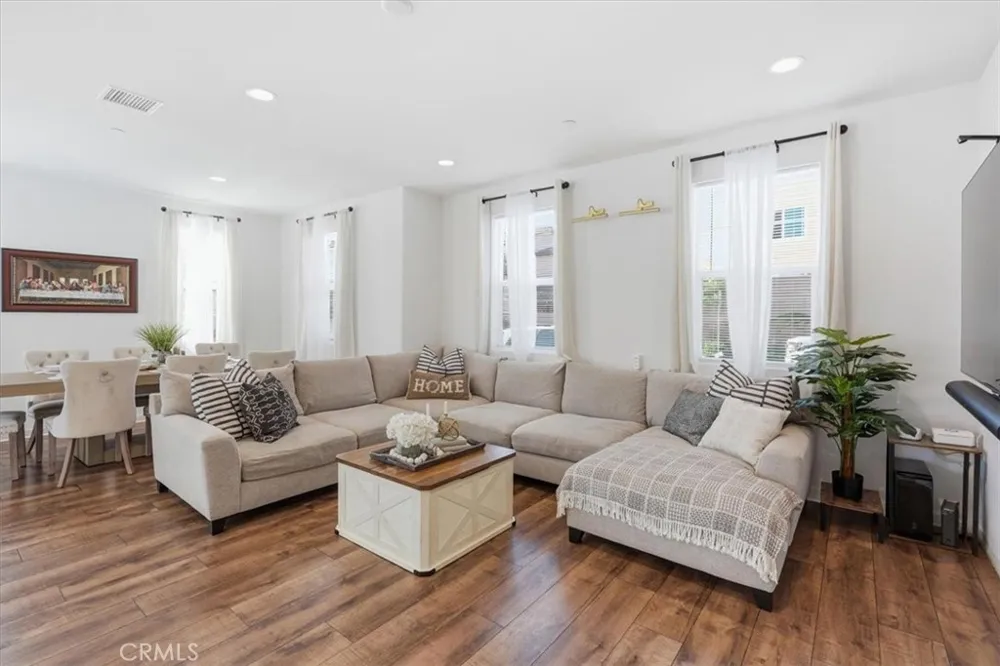 13858 Sedum Lane Fontana, CA 92336