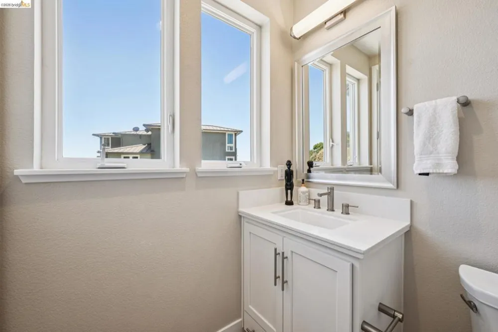 16 Sea Star Ct Richmond, CA 94801