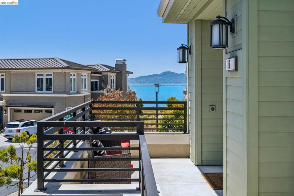16 Sea Star Ct Richmond, CA 94801