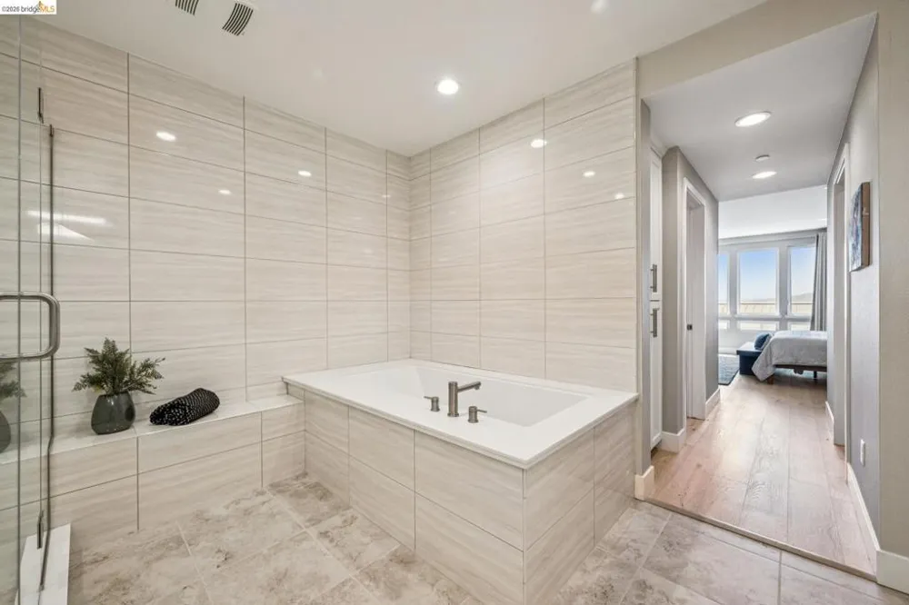 16 Sea Star Ct Richmond, CA 94801