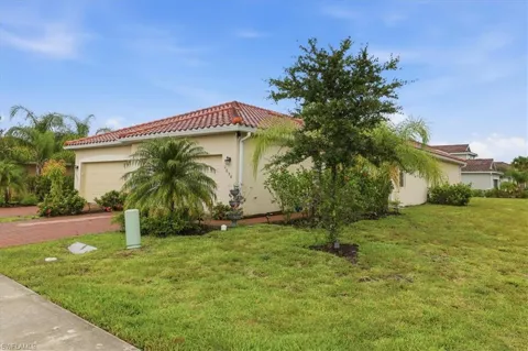 2636 Vine Avenue