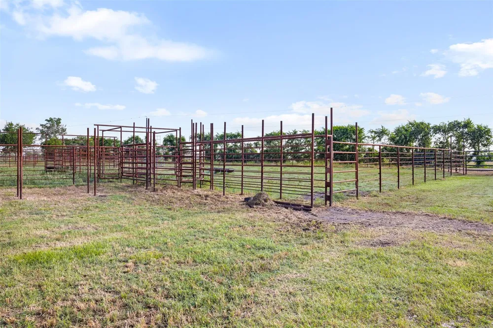 1801 County Road 216 Caldwell, TX 77836