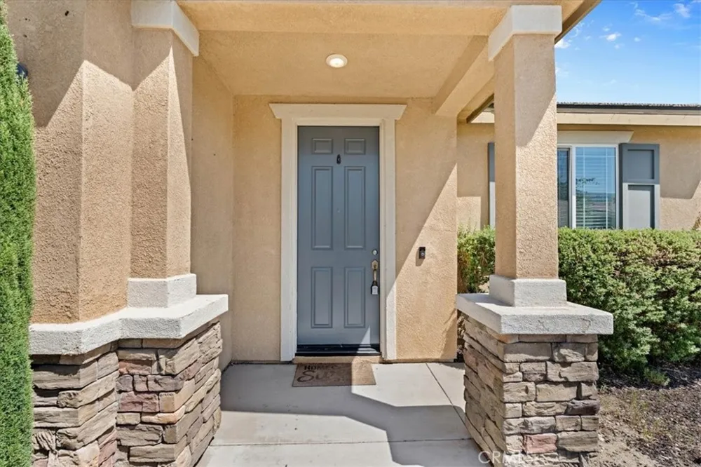 18037 Milkweed Lane San Bernardino, CA 92407