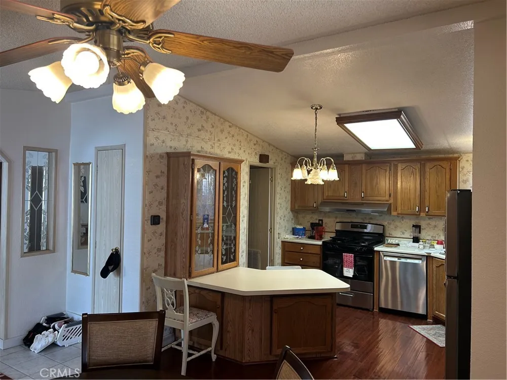 664 Mariposa Hemet, CA 92543