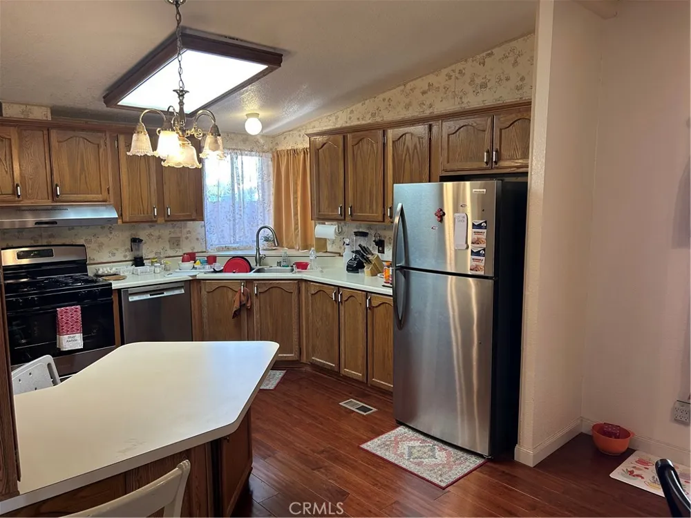 664 Mariposa Hemet, CA 92543