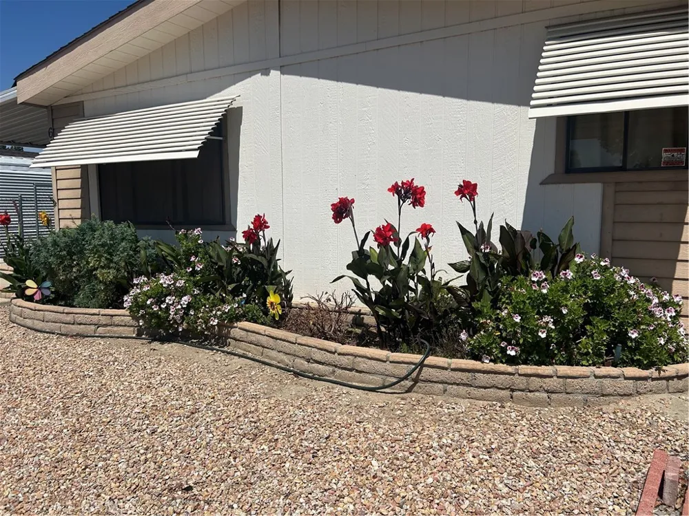 664 Mariposa Hemet, CA 92543