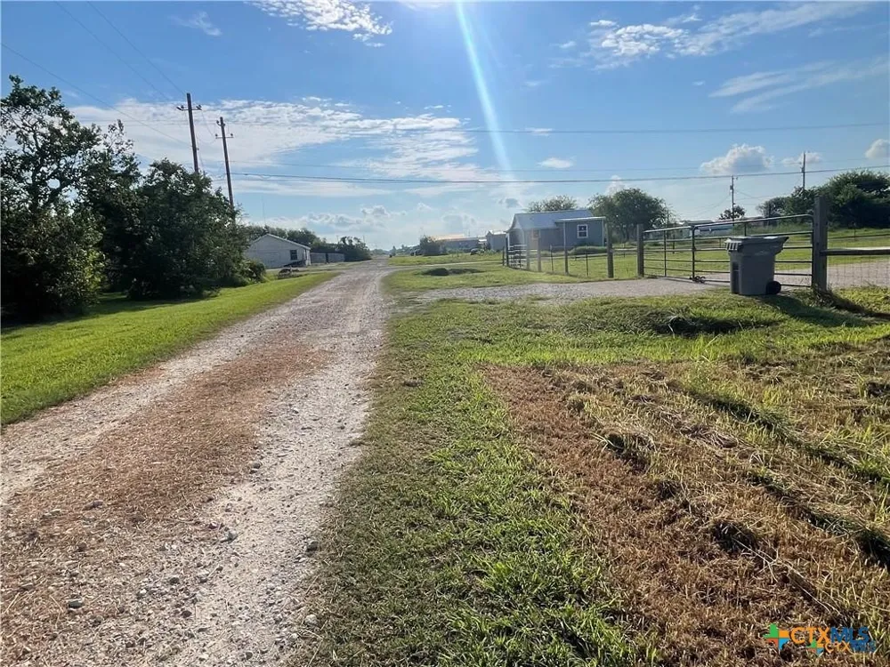 1305 E Toledo Seadrift, TX 77983