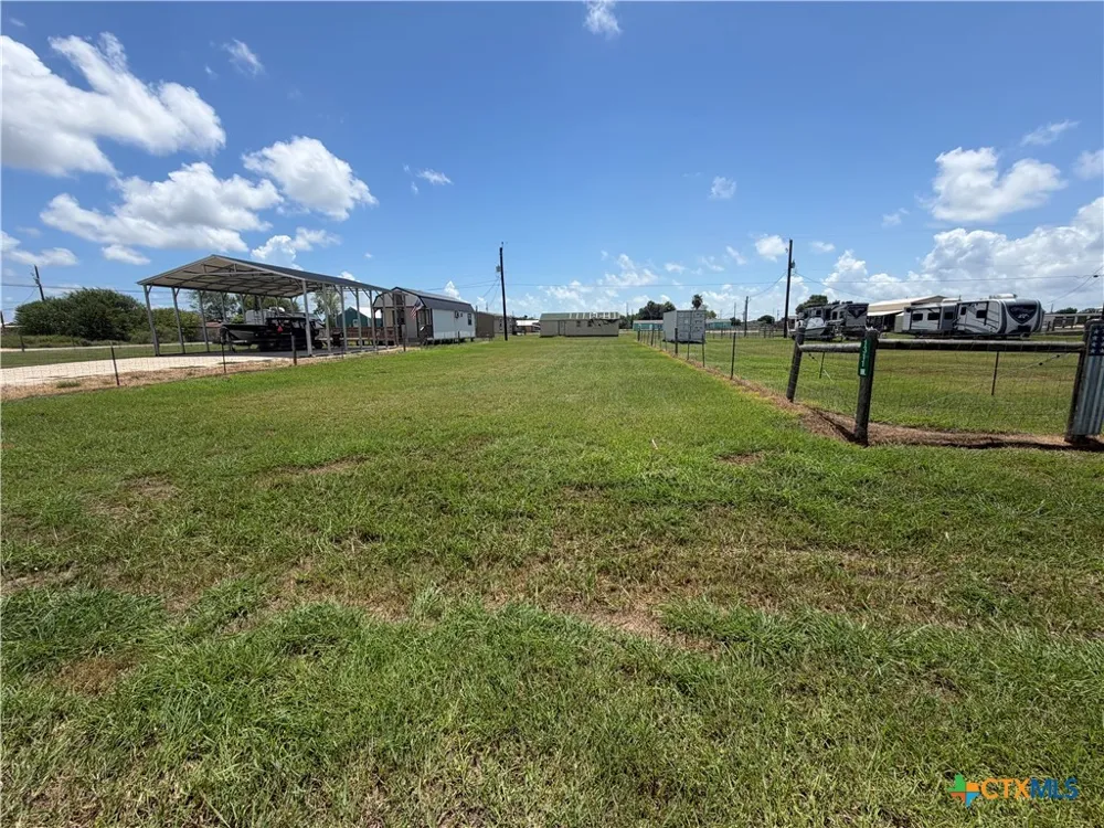1305 E Toledo Seadrift, TX 77983