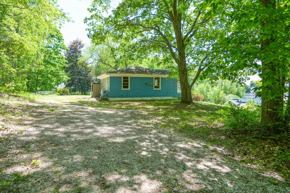 14308 Church Road Howard City, MI 49329