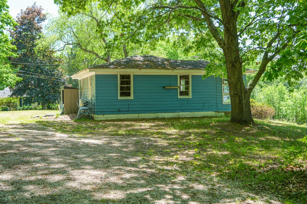 14308 Church Road Howard City, MI 49329