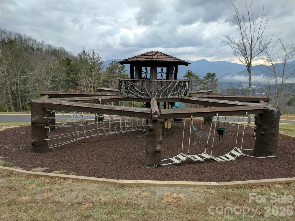 124 Settings Boulevard Black Mountain, NC 28711