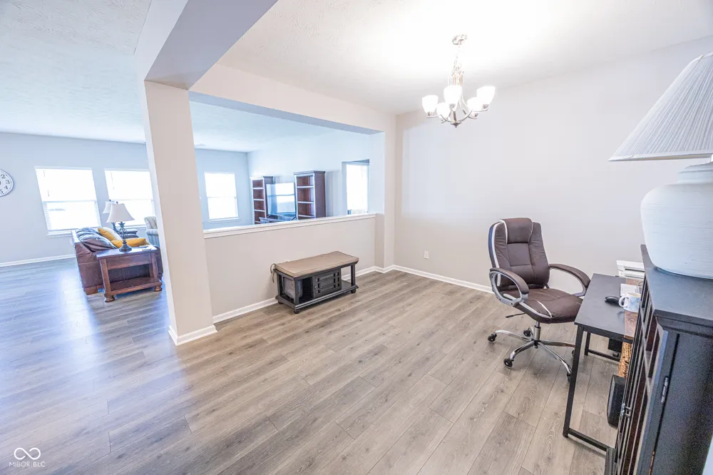 8822 Rowling Way Indianapolis, IN 46239