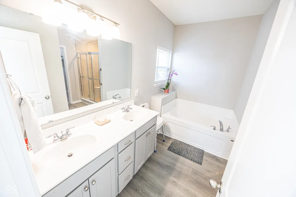 8822 Rowling Way Indianapolis, IN 46239
