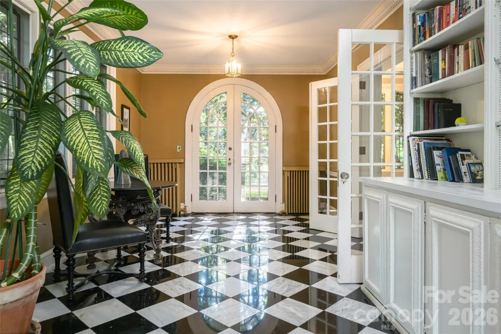 334 Vanderbilt Road Biltmore Forest, NC 28803