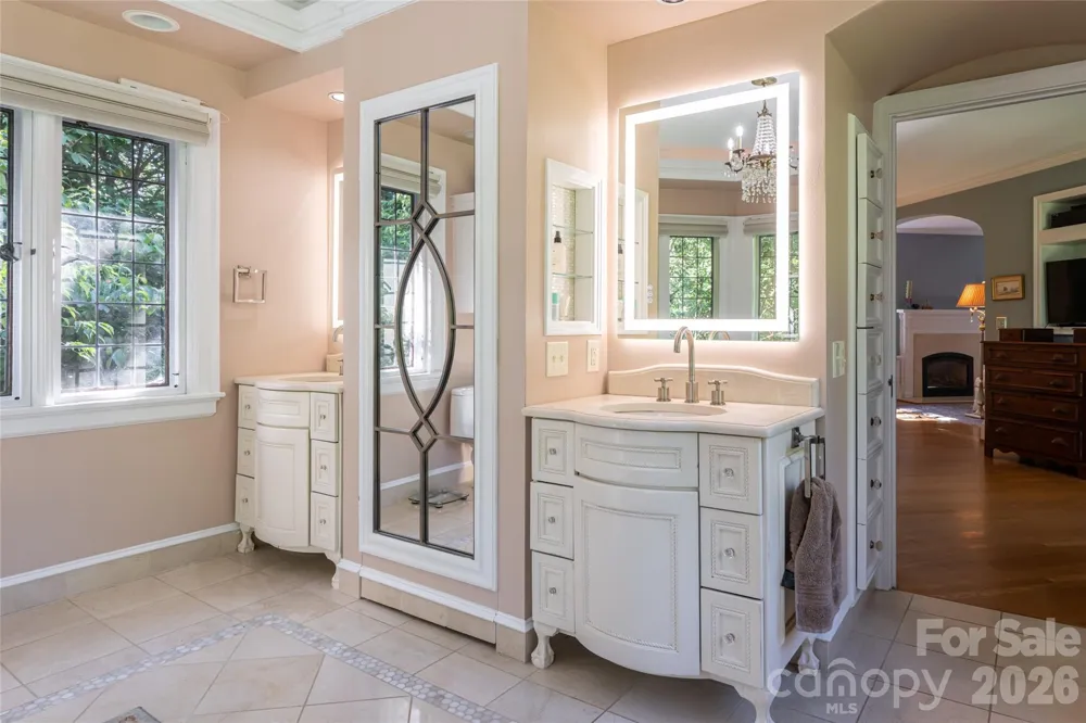 334 Vanderbilt Road Biltmore Forest, NC 28803