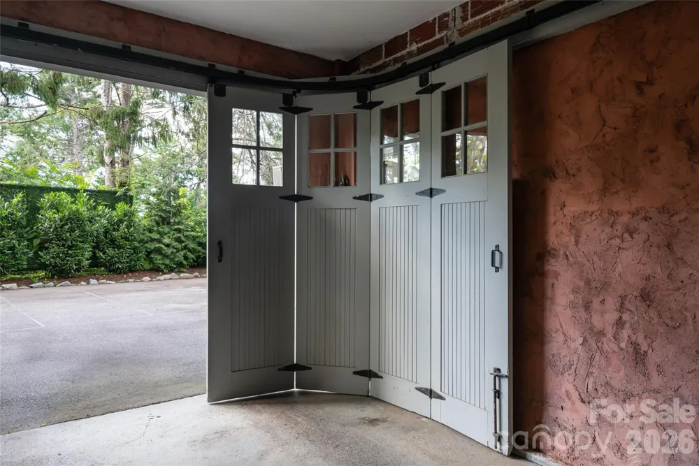 334 Vanderbilt Road Biltmore Forest, NC 28803