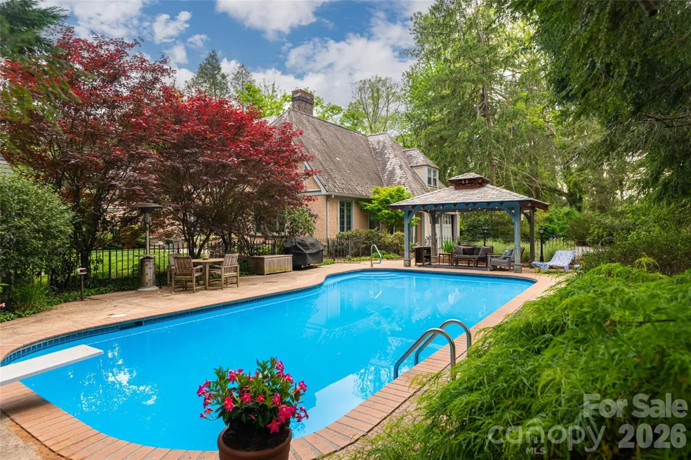 334 Vanderbilt Road Biltmore Forest, NC 28803