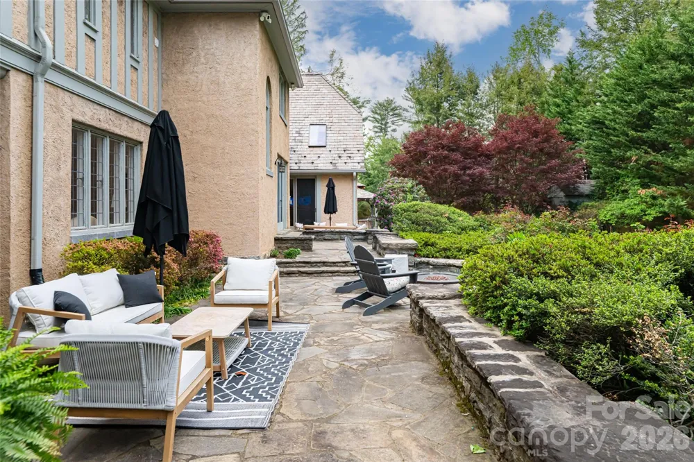 334 Vanderbilt Road Biltmore Forest, NC 28803