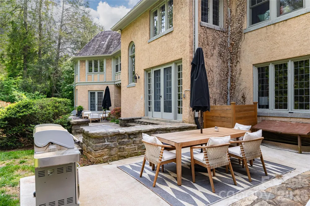 334 Vanderbilt Road Biltmore Forest, NC 28803