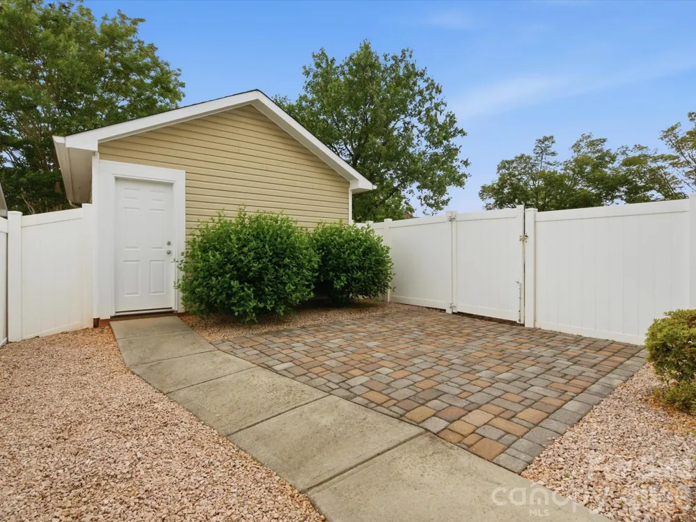 18439 The Commons Boulevard Cornelius, NC 28031