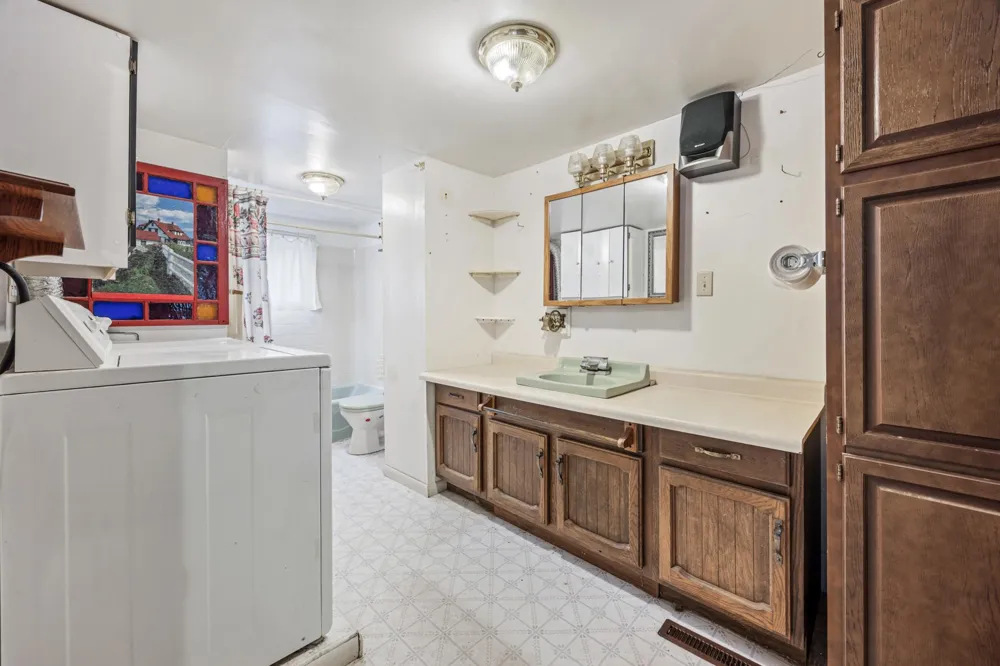 118 2nd Street SW Hillsboro, ND 58045