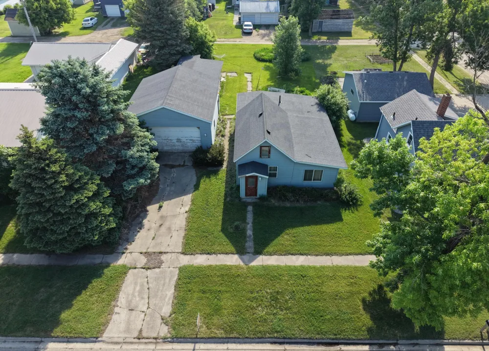 118 2nd Street SW Hillsboro, ND 58045