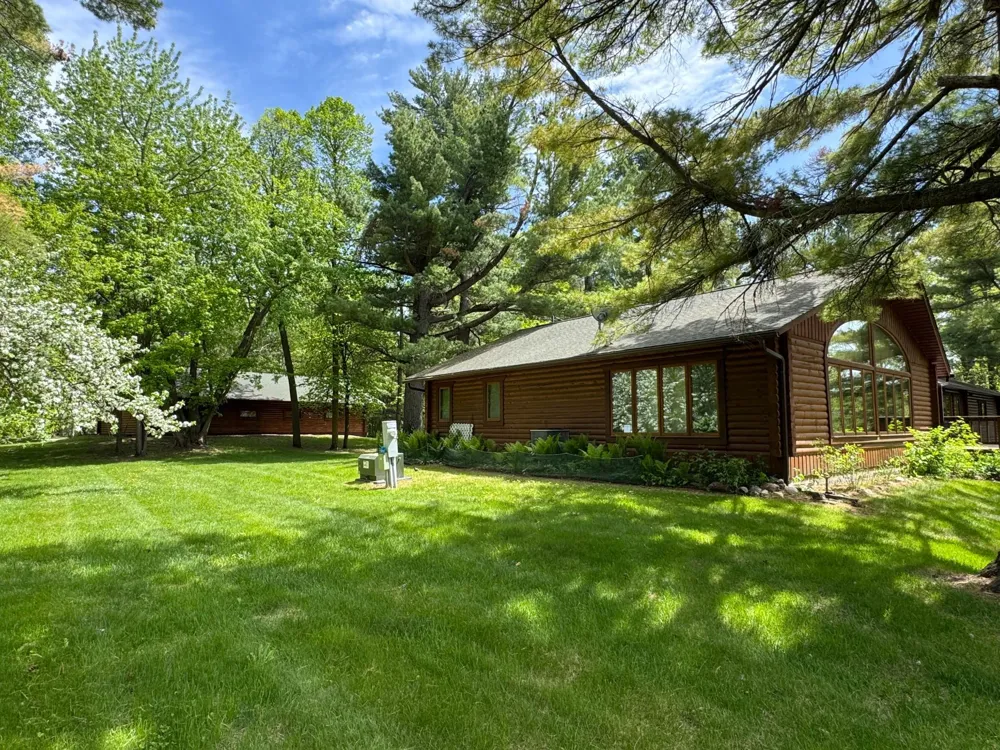 1469 Woodland Loop NW Baudette, MN 56623