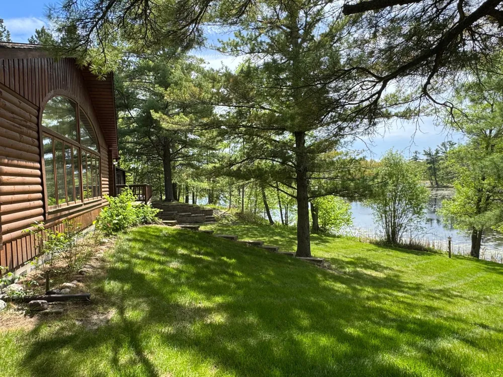 1469 Woodland Loop NW Baudette, MN 56623