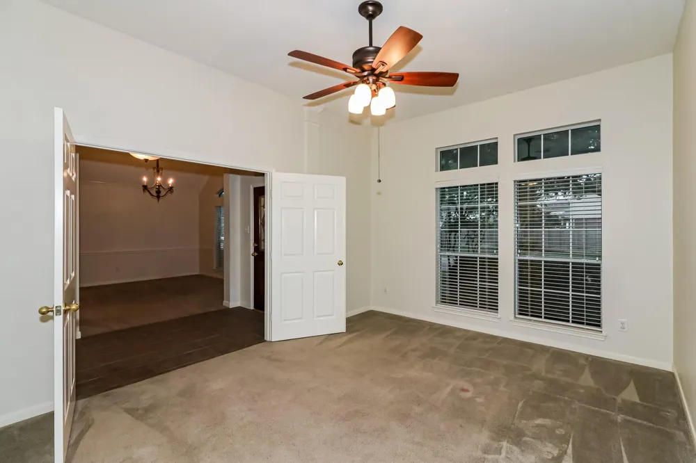 405 Meadow Bend Drive Friendswood, TX 77546