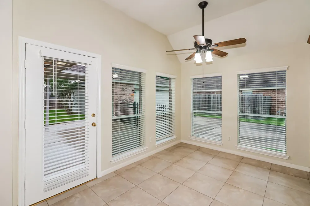 405 Meadow Bend Drive Friendswood, TX 77546