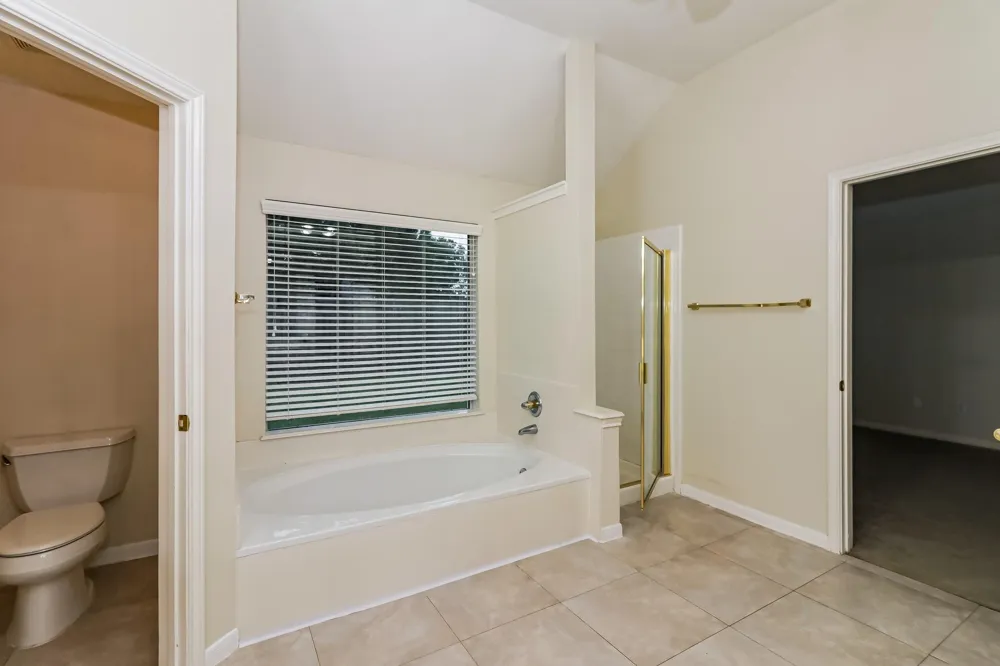 405 Meadow Bend Drive Friendswood, TX 77546