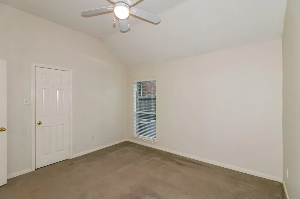 405 Meadow Bend Drive Friendswood, TX 77546
