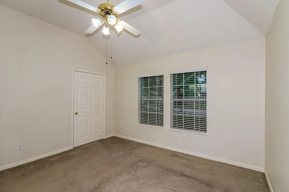 405 Meadow Bend Drive Friendswood, TX 77546