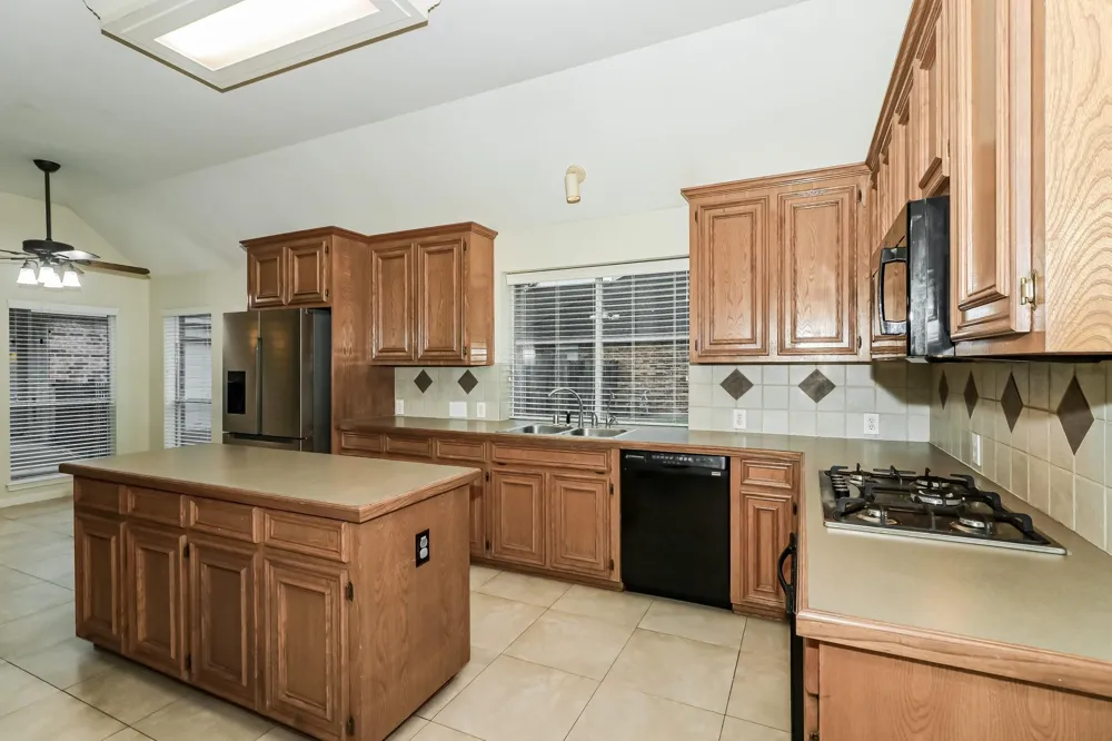405 Meadow Bend Drive Friendswood, TX 77546