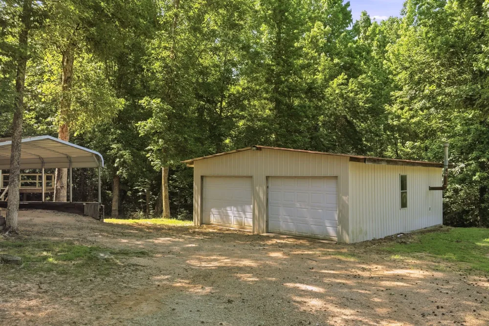 166 Outback Rd Lobelville, TN 37097