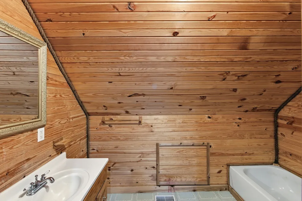 166 Outback Rd Lobelville, TN 37097