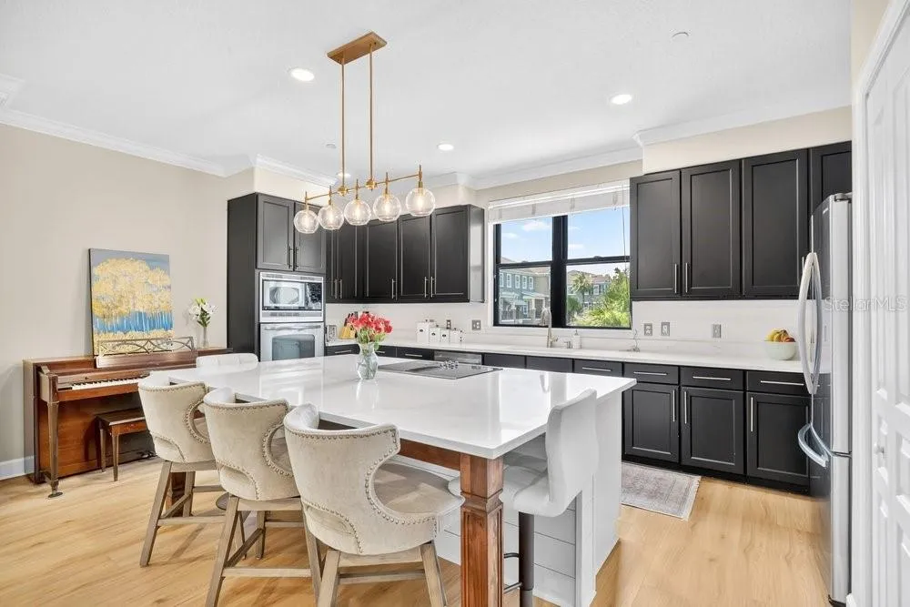 560 COPLEY LANE Orlando, FL 32806