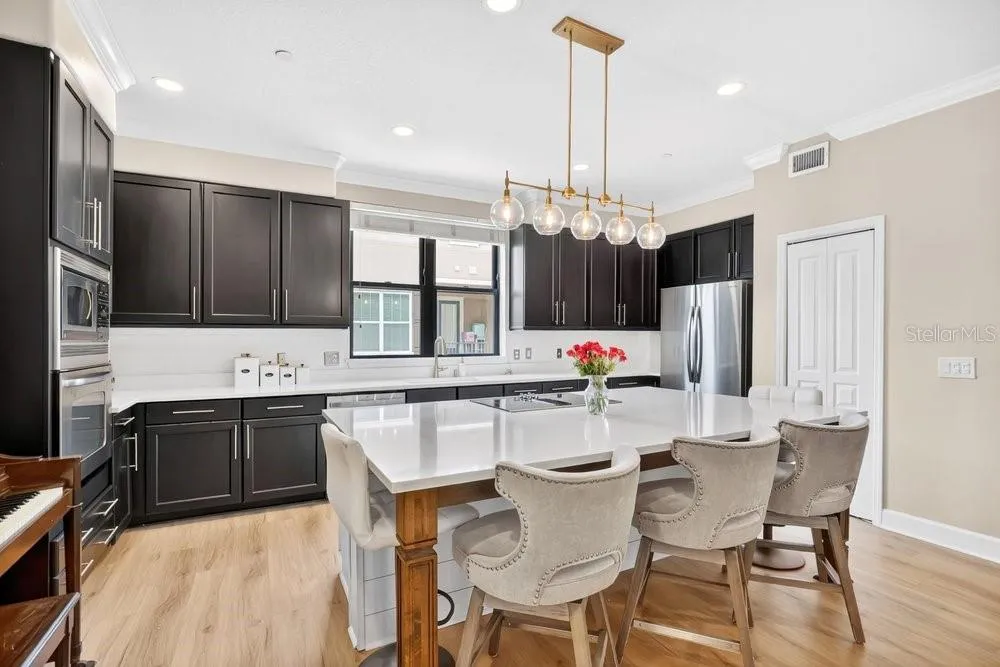 560 COPLEY LANE Orlando, FL 32806