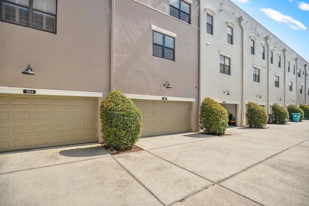 560 COPLEY LANE Orlando, FL 32806