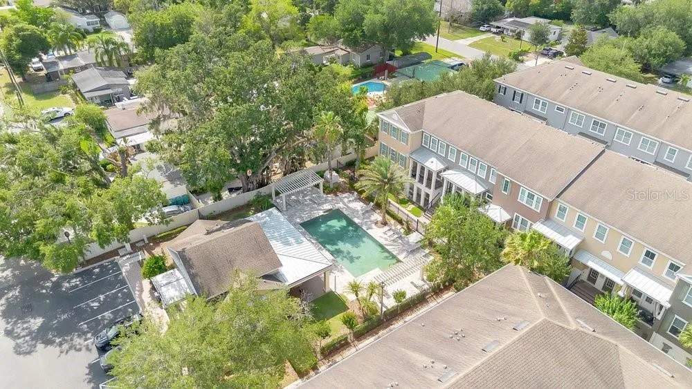 560 COPLEY LANE Orlando, FL 32806