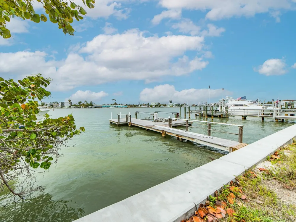813 BAY POINT DRIVE Madeira Beach, FL 33708