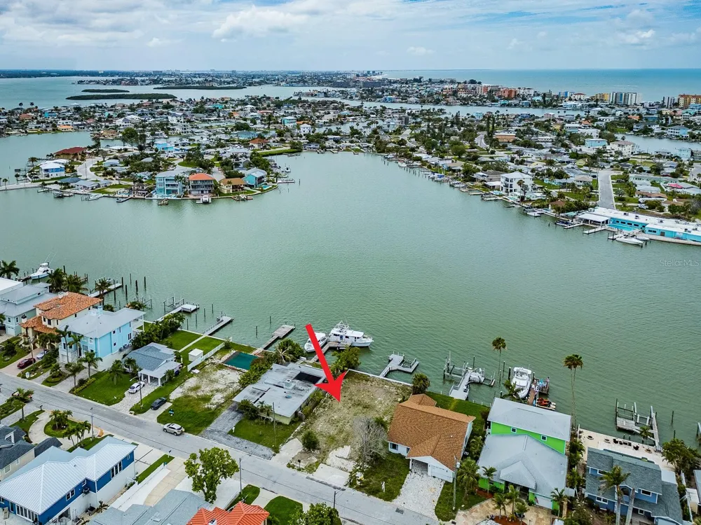 813 BAY POINT DRIVE Madeira Beach, FL 33708
